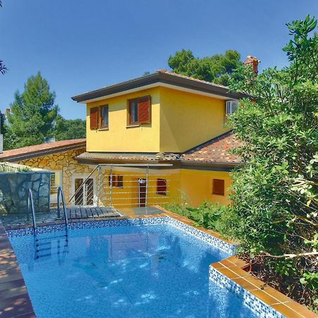 3 Bedroom Gorgeous Home In Buje Luaran gambar